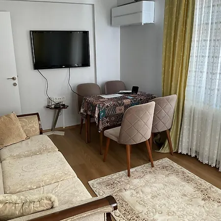 Apartment Three-room Private In Beyoglu, Istanbul